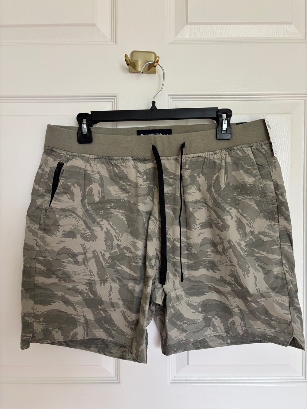Abercrombie & Fitch A&F All Day Short Stretch Camo L NWT